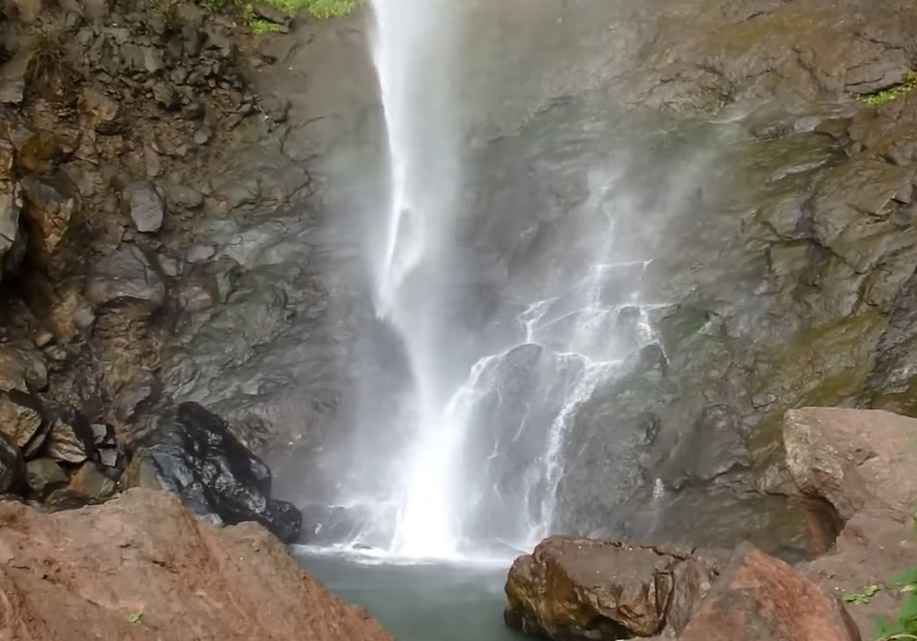 Youngsters visiting Pandavkada waterfalls despite ban and section 144 in effect