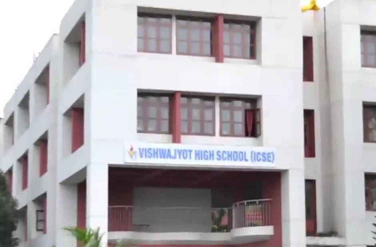 Kharghar’s Vishwajyot High School issues leaving certificates to 17 students for non-payment of fees