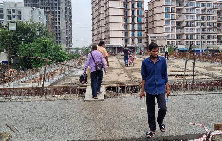 Taloja: Razed bridge transformed into temporary road, now washed away by rains
